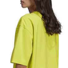 Carica l'immagine nel visualizzatore di Gallery, T-SHIRT DONNA LOUNGEWEAR ADICOLOR