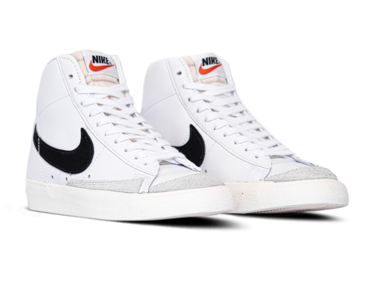 NIKE BLAZER MID