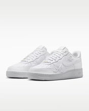 Laden Sie das Bild in den Galerie-Viewer, WMNS AIR FORCE 1 07