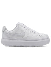 Cargar imagen en el visor de la galería, W NIKE COURT VISION ALTA LTR