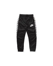 Laden Sie das Bild in den Galerie-Viewer, TUTA NIKE JUNIOR