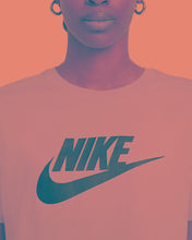 Cargar imagen en el visor de la galería, W NSW TEE ESSNTL CRP ICN FTR T-SHIRT MEZZA MANICA