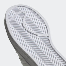 Laden Sie das Bild in den Galerie-Viewer, SUPERSTAR J