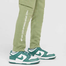 Cargar imagen en el visor de la galería, PANTALONE CARGO NIKE JUNIOR