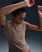 Laden Sie das Bild in den Galerie-Viewer, T-SHIRT DONNA NIKE