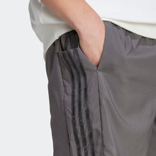 Cargar imagen en el visor de la galería, BERMUDA UOMO ADIDAS