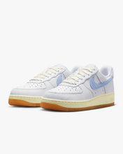 Carica l'immagine nel visualizzatore di Gallery, NIKE AIR FORCE 1 07