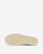 Cargar imagen en el visor de la galería, NIKE BLAZER MID '77 (GS)