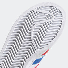 Laden Sie das Bild in den Galerie-Viewer, SUPERSTAR C