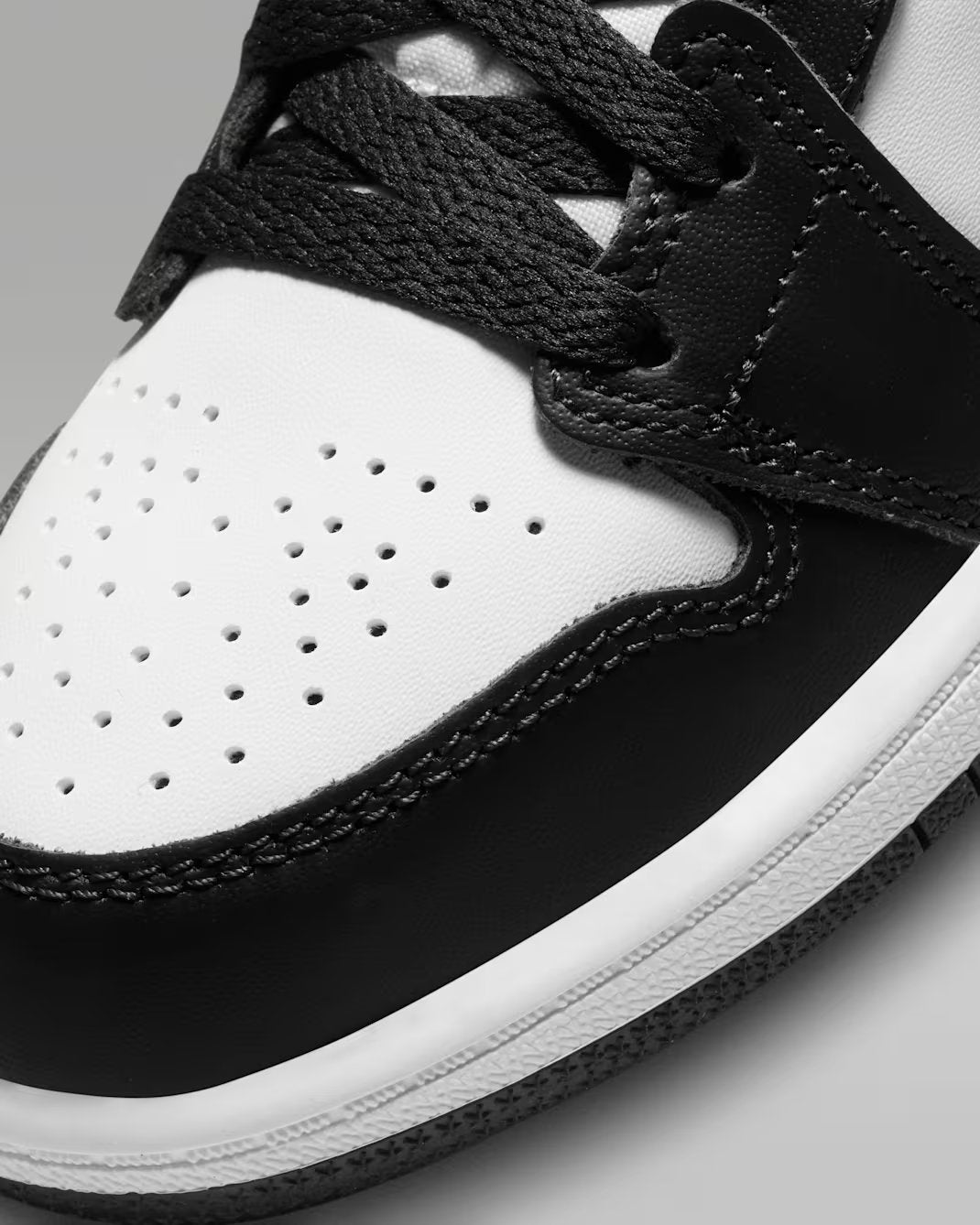 JORDAN 1 MID SE (PS)