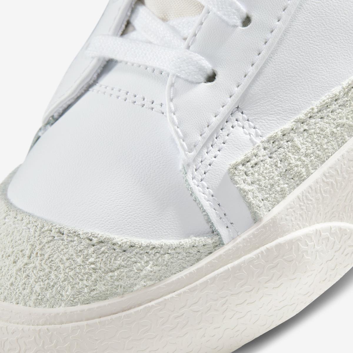 NIKE BLAZER MID