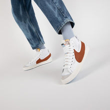 Carica l'immagine nel visualizzatore di Gallery, BLAZER MID'77 JUMBO