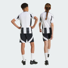 Cargar imagen en el visor de la galería, SHORT JUNIOR GARA JUVE
