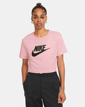 Cargar imagen en el visor de la galería, W NSW TEE ESSNTL CRP ICN FTR T-SHIRT MEZZA MANICA