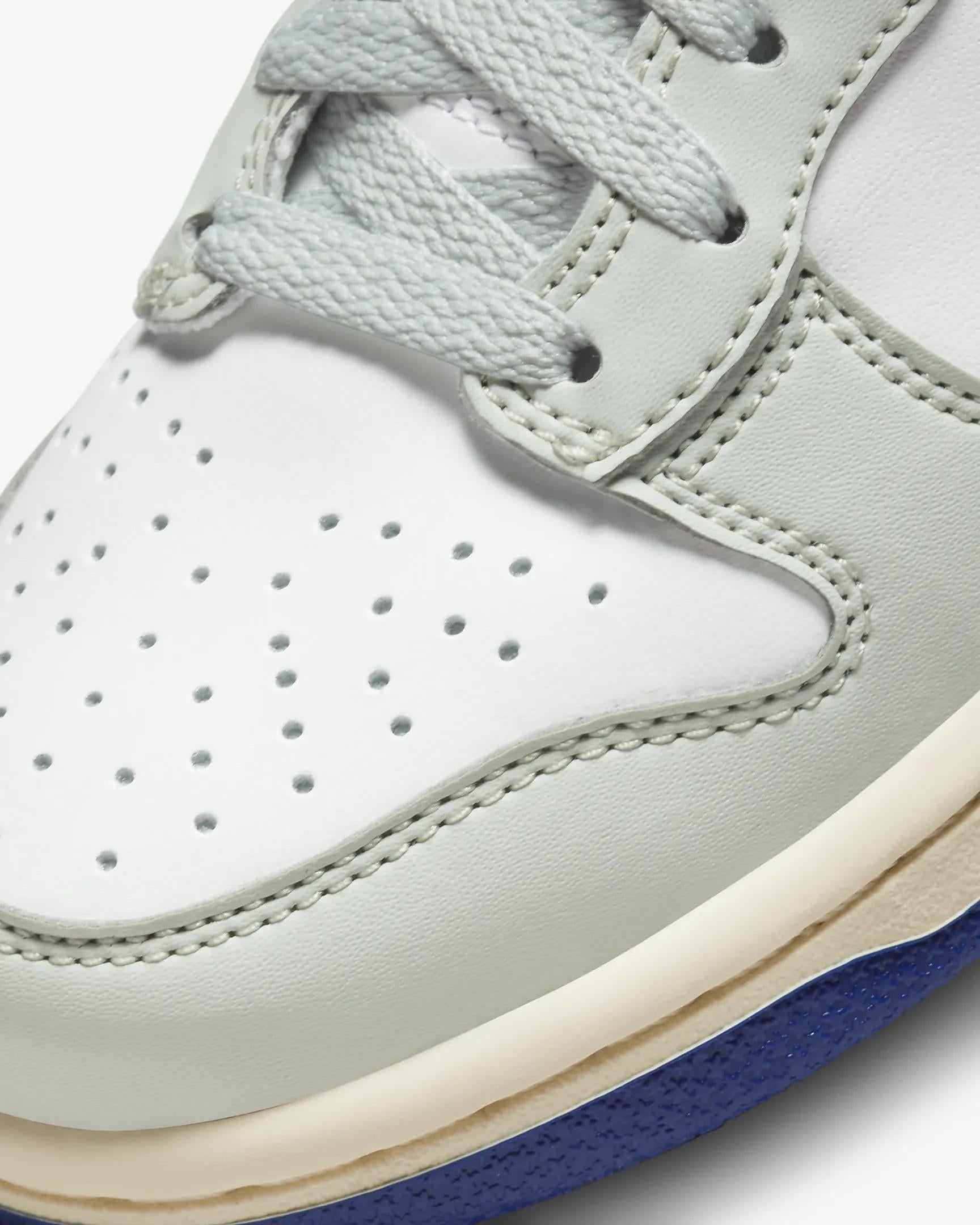 Nike Dunk High SE