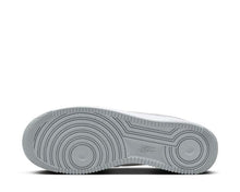 Laden Sie das Bild in den Galerie-Viewer, AIR FORCE 1 '07