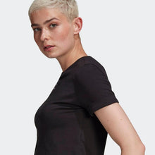 Carica l'immagine nel visualizzatore di Gallery, CROP TOP T-SHIRT
