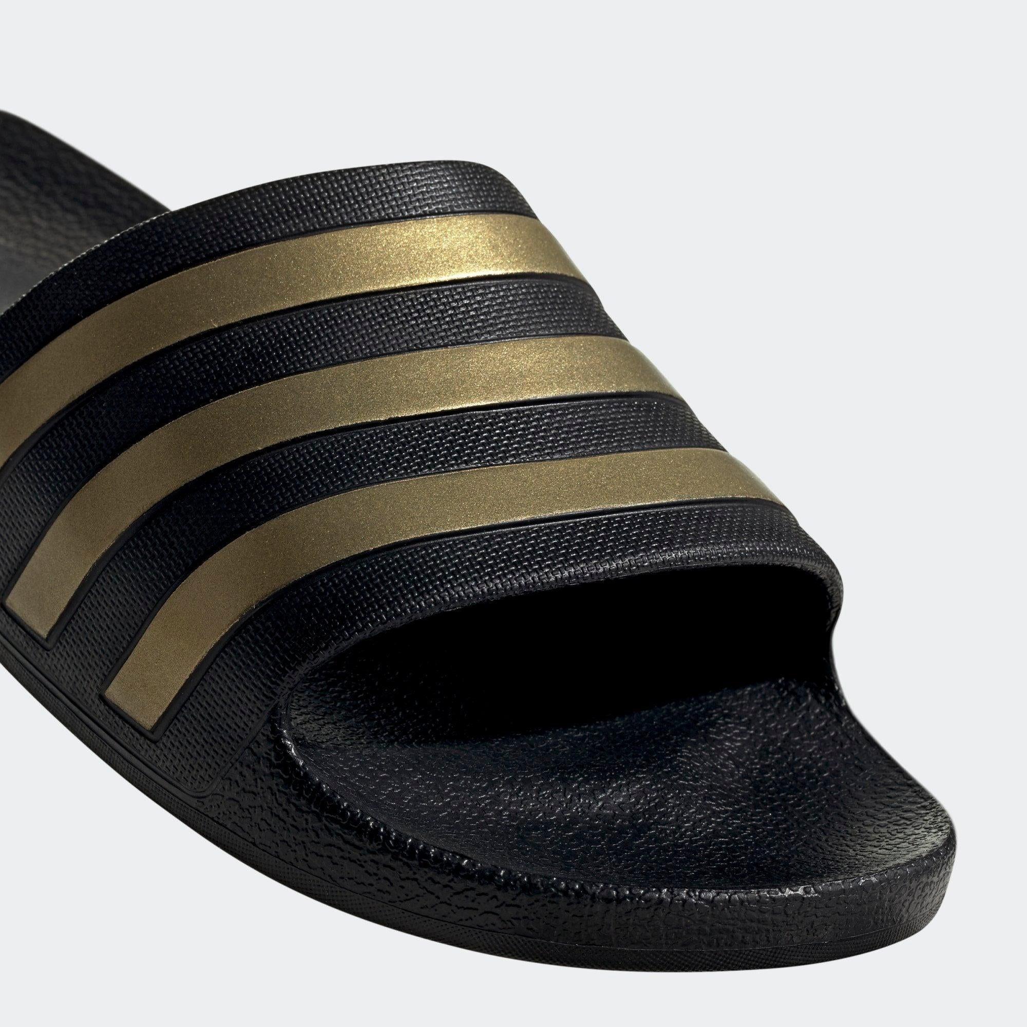 ADILETTE AQUA