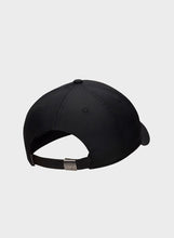 Laden Sie das Bild in den Galerie-Viewer, CAPPELLO CON VISIERA JORDAN