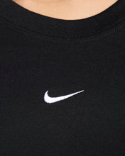 Carica l'immagine nel visualizzatore di Gallery, T-SHIRT DONNA NIKE