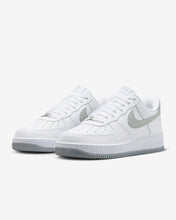 Laden Sie das Bild in den Galerie-Viewer, AIR FORCE 1 '07