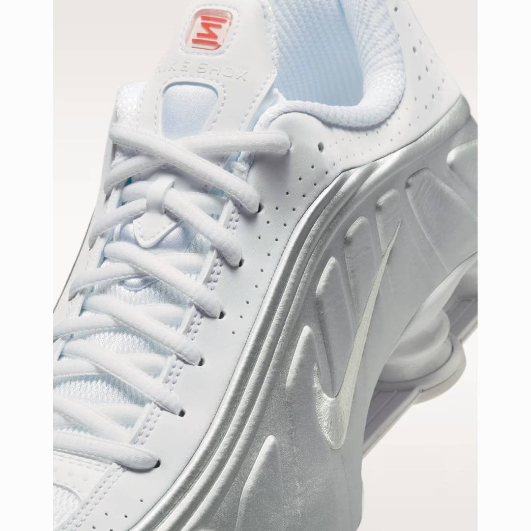 NIKE SHOX R4