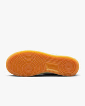 Carica l'immagine nel visualizzatore di Gallery, NIKE AIR FORCE 1 07