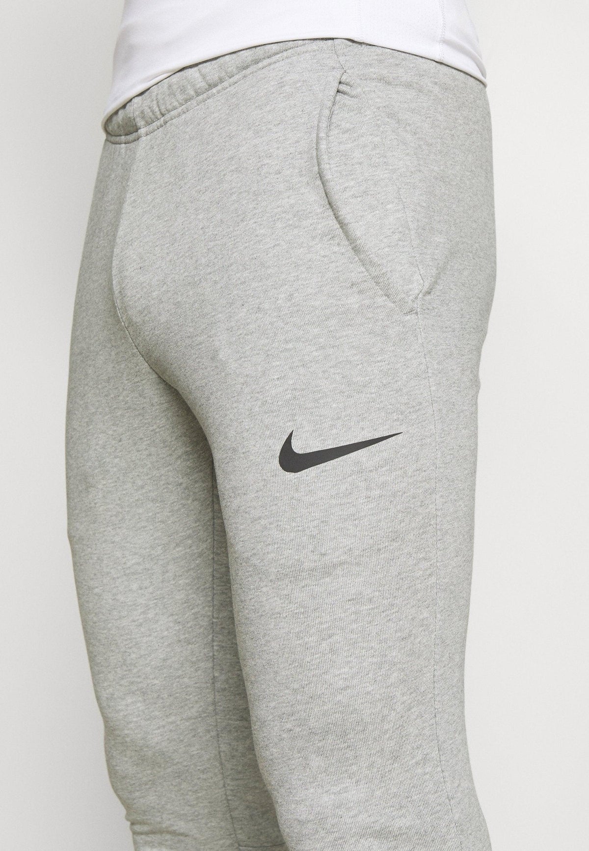 PANTALONE NIKE CON POLSINO