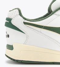 Carica l'immagine nel visualizzatore di Gallery, WINNER