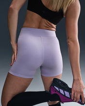 Cargar imagen en el visor de la galería, SHORT DONNA NIKE