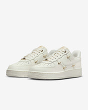 Cargar imagen en el visor de la galería, WMNS AIR FORCE 1 '07