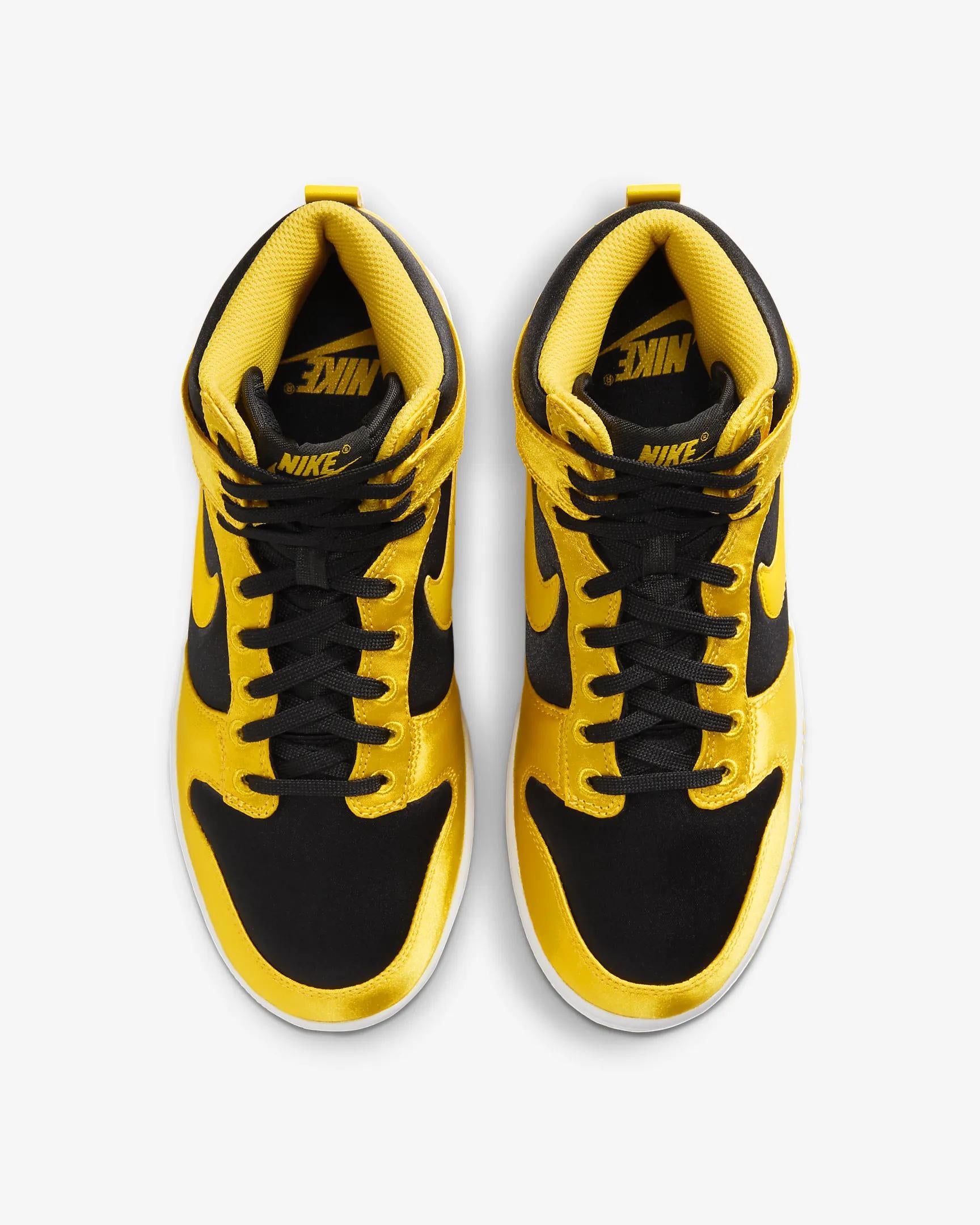 W NIKE DUNK HIGH