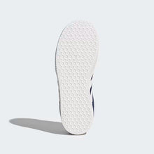 Laden Sie das Bild in den Galerie-Viewer, GAZELLE