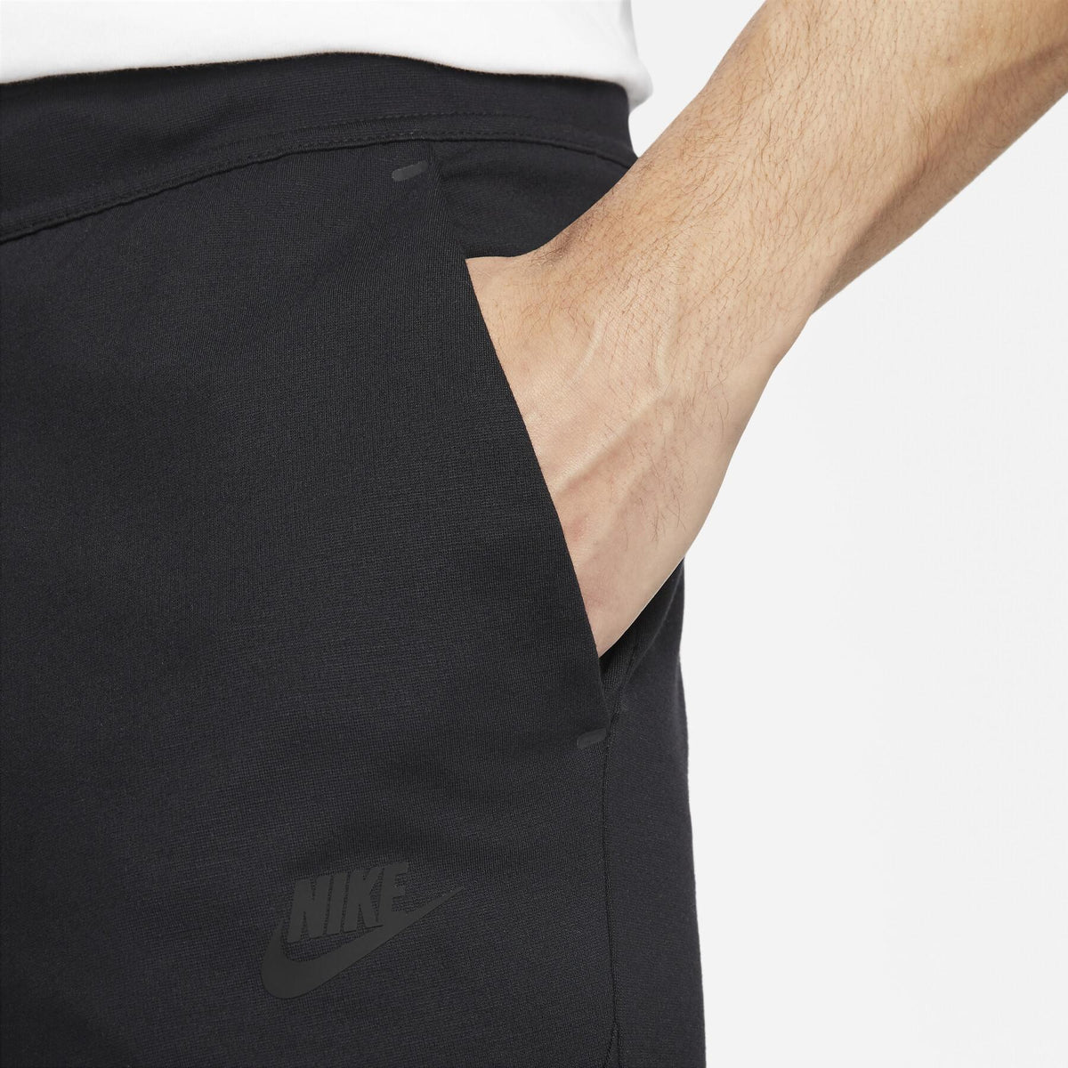 PANTALONE NIKE TECH FLEECE