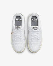 Carica l'immagine nel visualizzatore di Gallery, Nike Air Force 1 LV8 3