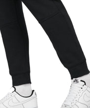 Cargar imagen en el visor de la galería, PANTALONE UOMO M NSW SPE+ FT JGGR HBR