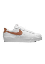 Cargar imagen en el visor de la galería, W BLAZER LOW PLATFORM