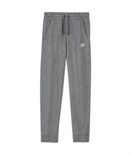 Laden Sie das Bild in den Galerie-Viewer, B PANTALONE JUNIOR NSW CLUB FT JOGGER PANT