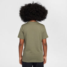 Laden Sie das Bild in den Galerie-Viewer, T-SHIRT JUNIOR NIKE