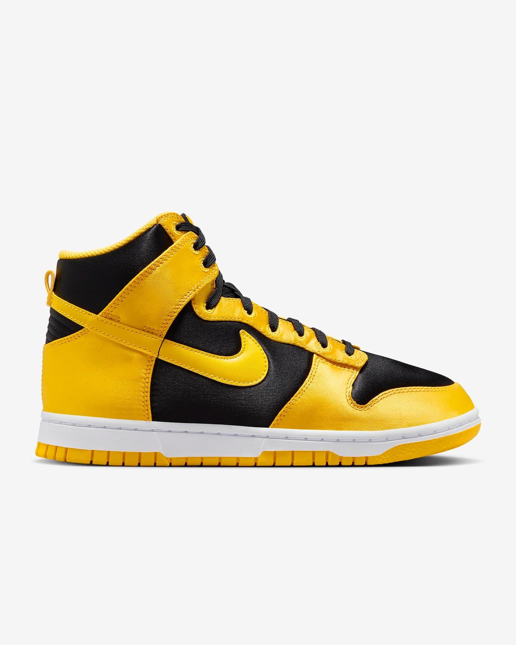 W NIKE DUNK HIGH