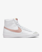 Laden Sie das Bild in den Galerie-Viewer, NIKE BLAZER MID
