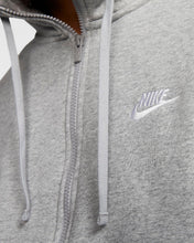 Laden Sie das Bild in den Galerie-Viewer, FELPA UOMO M NSW CLUB HOODIE FZ BB