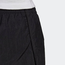 Carica l'immagine nel visualizzatore di Gallery, SHORT DONNA ADICOLOR CLASSICS 3-STRIPES