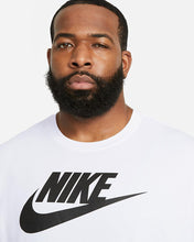 Charger l'image dans la galerie, M NSW TEE ICON FUTURA T-SHIRT MEZZA MANICA