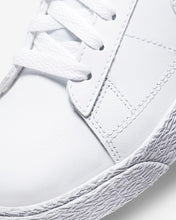 Load image into Gallery viewer, NIKE BLAZER LOW