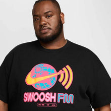 Laden Sie das Bild in den Galerie-Viewer, T-SHIRT UOMO NIKE