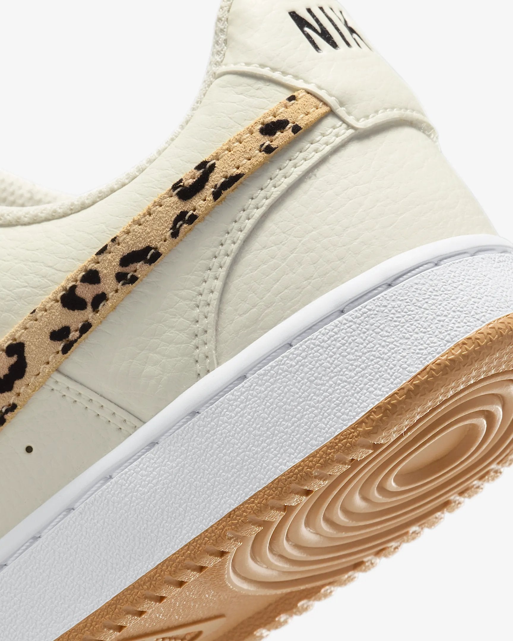 NIKE COURT VISION