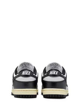 Carica l&#39;immagine nel visualizzatore di Gallery, W NIKE DUNK LOW
