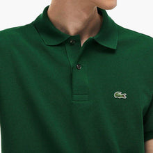 Laden Sie das Bild in den Galerie-Viewer, POLO LACOSTE MANICA CORTA SLIM FIT VERDE
