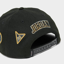 Load image into Gallery viewer, CAPPELLO CON VISIERA JORDAN
